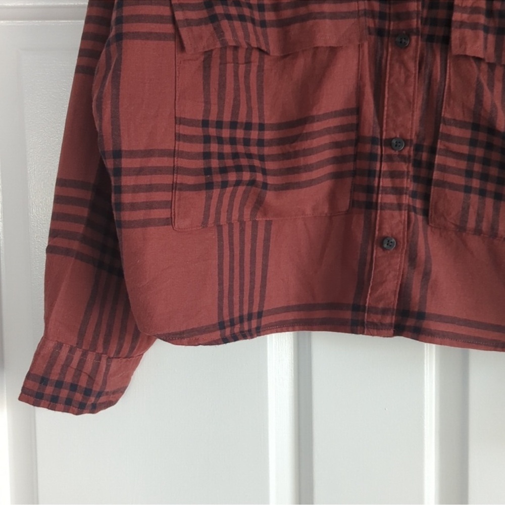 A&F soft collection cropped button down Medium - Picture 2 of 6